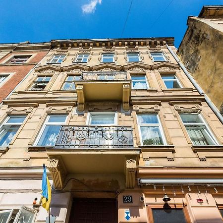 Квартира Подобово На Площі Ринок 39 Сам Центр Львова Bagian luar foto
