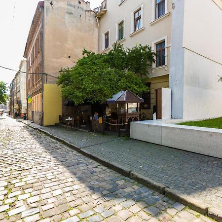 Квартира Подобово На Площі Ринок 39 Сам Центр Львова Bagian luar foto