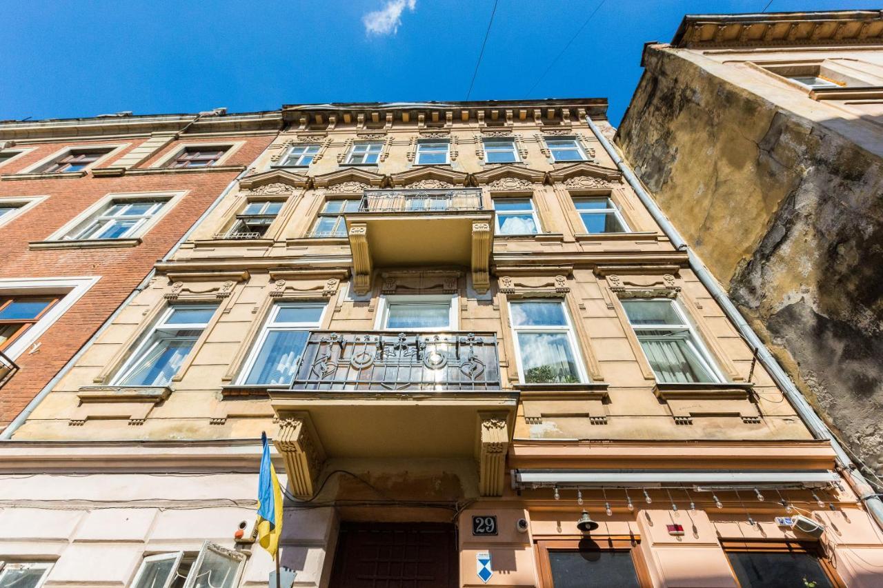 Квартира Подобово На Площі Ринок 39 Сам Центр Львова Bagian luar foto