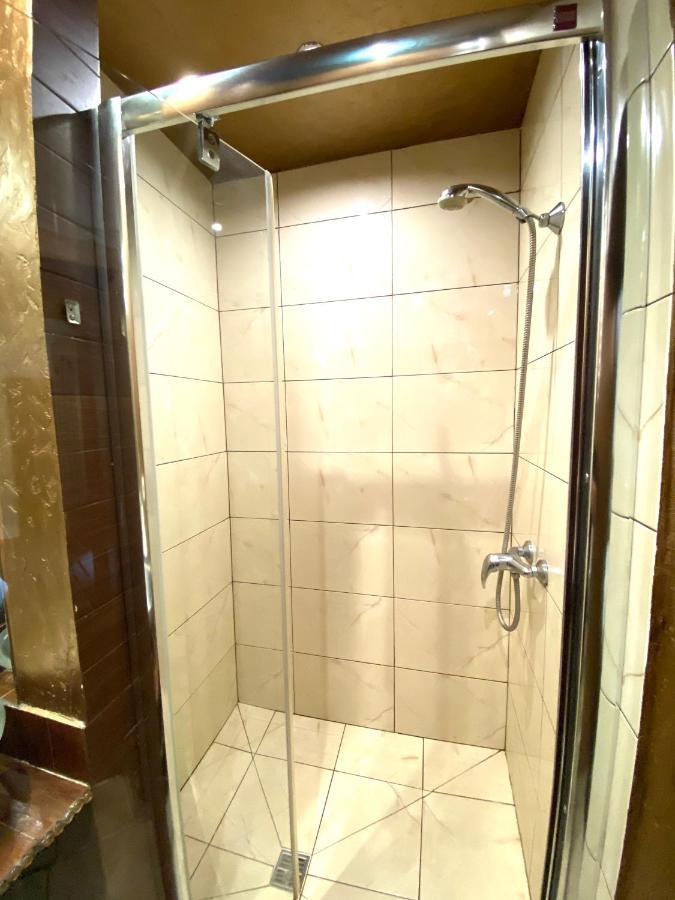 Квартира Подобово На Площі Ринок 39 Сам Центр Львова Bagian luar foto